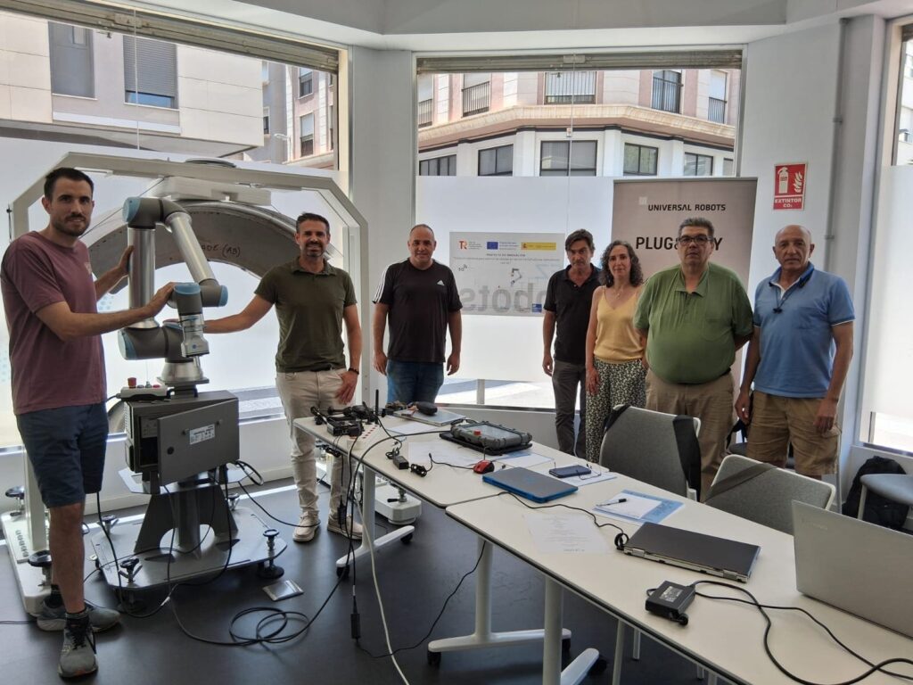 Formación docente estación robótica 5G Monlau