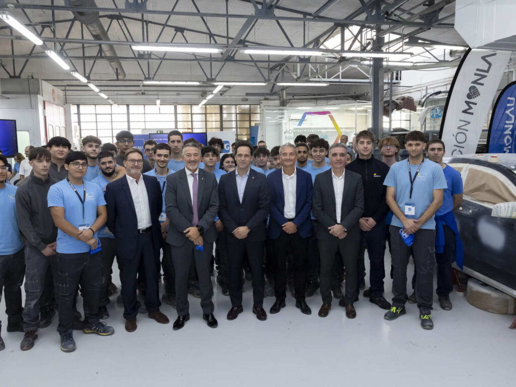 Monlau FP inaugura el Taller de Carrocería PPG LINQ