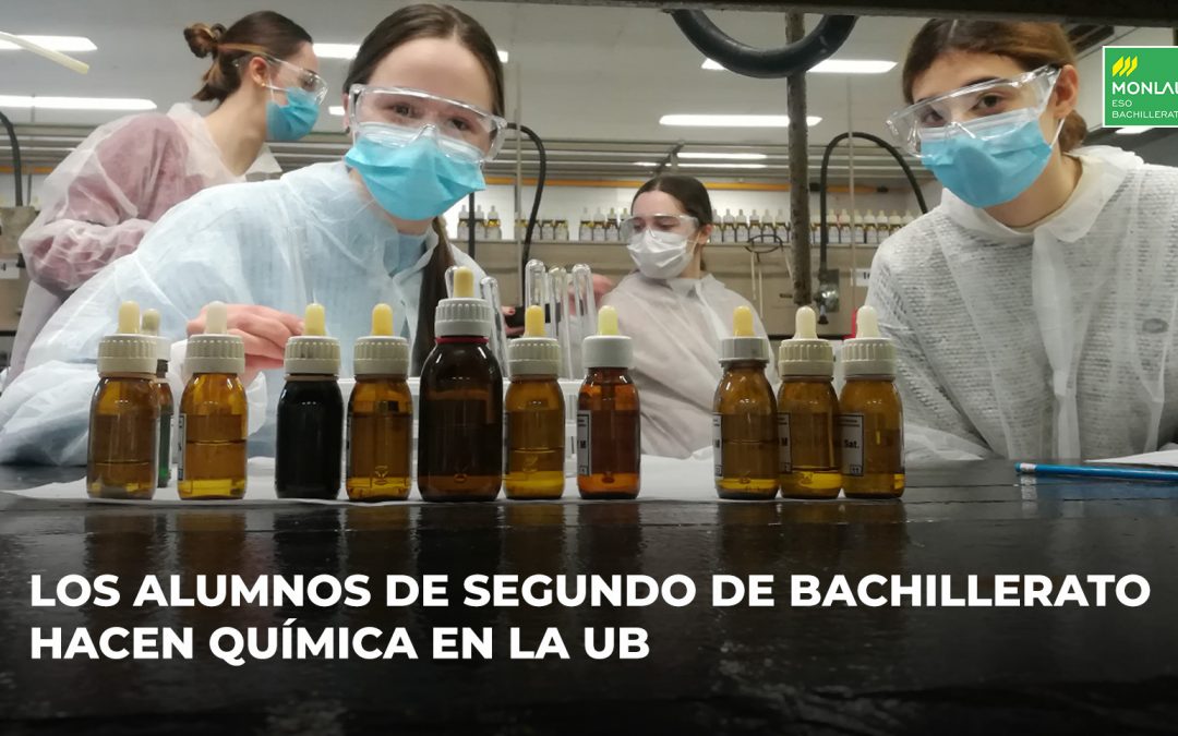 Dos alumnas en un laboratorio de química