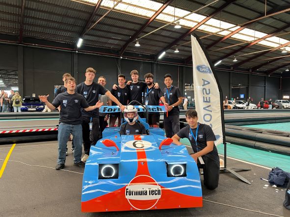 Equipo de Monlautech Postgrado en Técnicas Avanzadas de Carrocerías