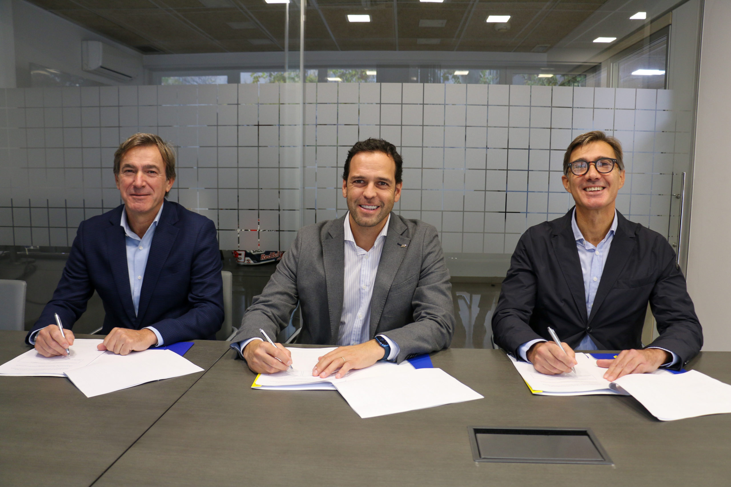 M Automoción y Monlau firman un acuerdo de colaboración para incrementar la colaboración con la llegada de la nueva FP Aula 6 M Automoción
