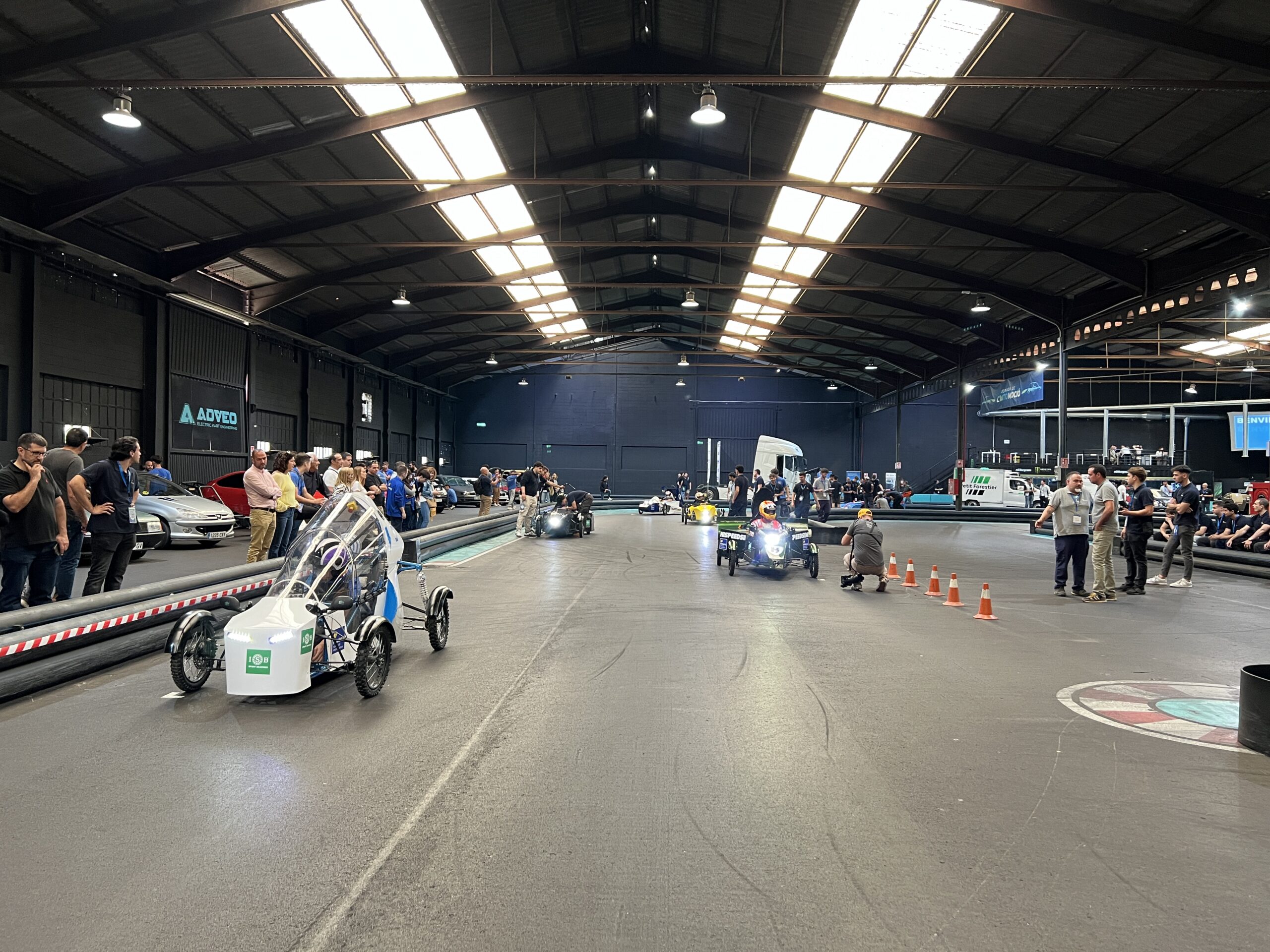 Jornada de la automoción 2025, foto panorámica del evento.