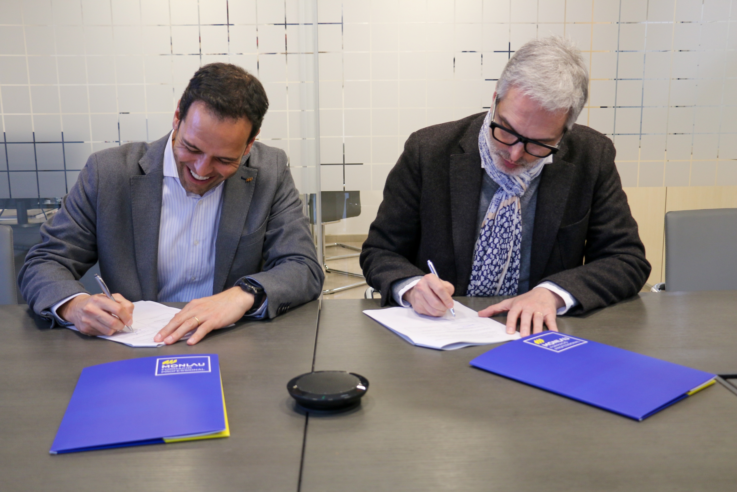 Firma acuerdo barcelona premium y dongfeng con Monlau