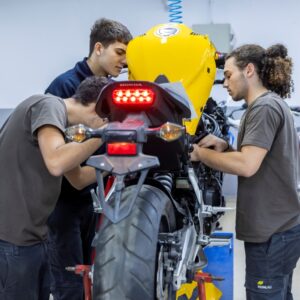 Grado Medio de Electromecánica de Motos en Barcelona